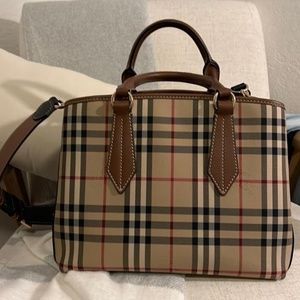 Burberry purse bag